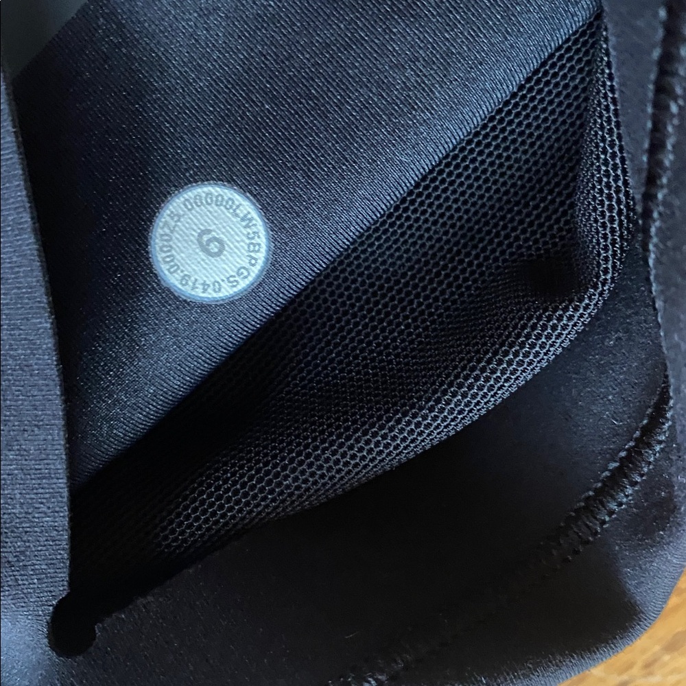 Lululemon In Movement Tight 25" *Everlux Black Size 6 - Picture 5 of 11